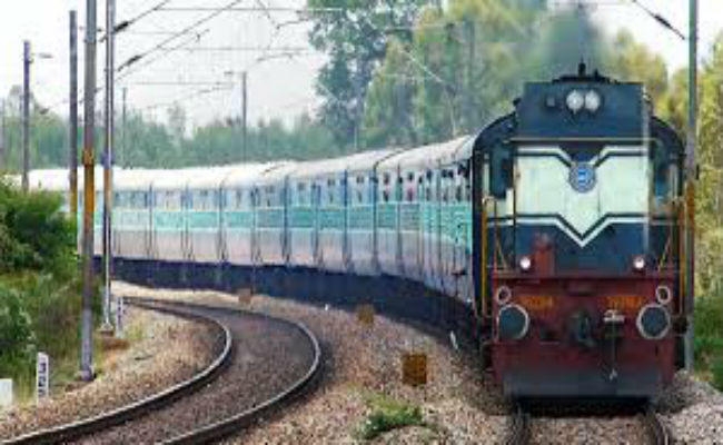 चक्रवाती तूफान ”तितली” के मद्देनजर 11-12 अक्टूबर को होने वाली रेलवे भर्ती बोर्ड की परीक्षा रद्द