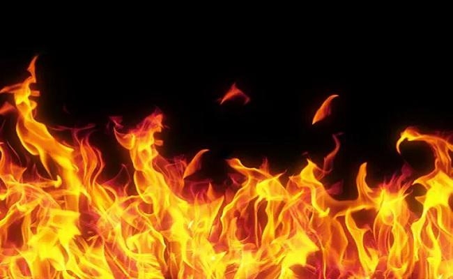 घरेलू विवाद को लेकर मां ने आग लगाकर अपने दो बच्चों संग खुदकुशी करने का प्रयास किया
