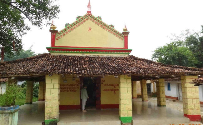 1100 साल पुराने इतिहास को समेटे बैठा है हापामुनी का ”महामाया मंदिर”, कोल विद्रोह का रहा है गवाह