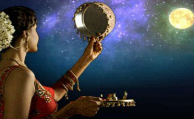 सुहाग का पर्व : 27 को करवा चौथ का व्रत, शुरू हो गयी है तैयारी, सज गये हैं बाजार