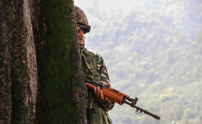J&K: 24 घंटे में 8 आतंकियों को सुरक्षाबलों ने मार गिराया, दो जवान शहीद