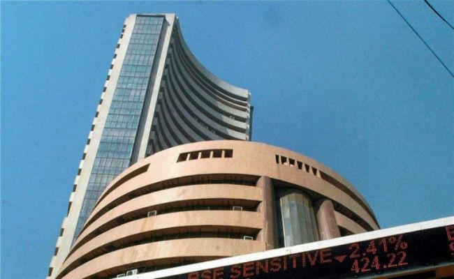 स्टॉक मार्केट में दूसरे दिन भी गिरावट जारी, सेंसेक्स 341 अंक टूटकर सात महीने के निचले स्तर पर पहुंचा