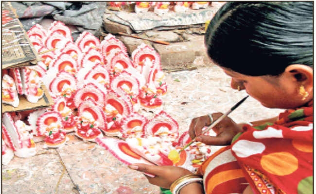 चीनी उत्पादों के सामने हार रहा कुम्हार
