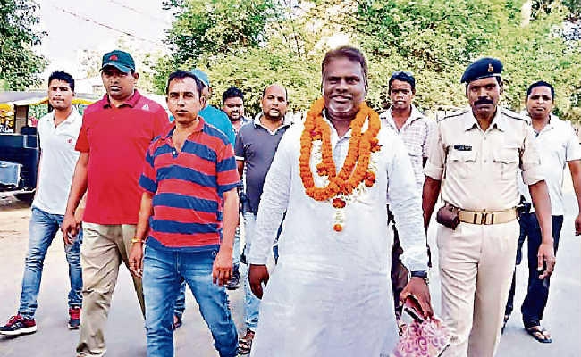 चक्रधरपुर : सुखराम उरांव ने छोड़ी भाजपा, कहा : गिलुवा कर रहे थे उपेक्षा, पार्टी बन गयी है जेबी संस्था