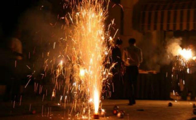 दीपावली पर बरतें सावधानी, नहीं तो होगी परेशानी