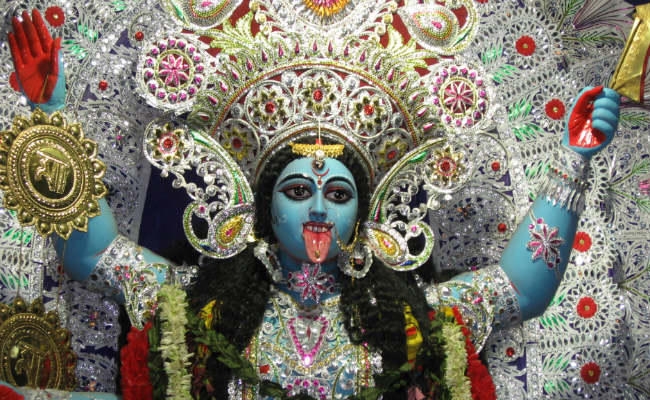 कोलकाता : इस काली पूजा पंडाल में महिलाओं को नहीं है प्रवेश की अनुमति