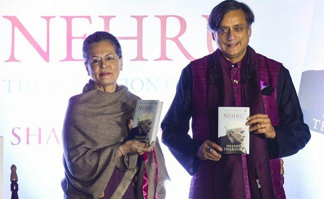 सोनिया का मोदी सरकार पर निशाना, कहा – नेहरू की विरासत को कमतर करने की कोशिश हो रही