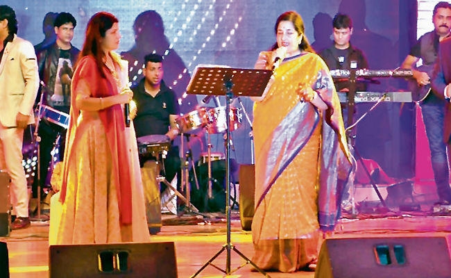 ….जब राजगीर महोत्सव अनुराधा व कविता पौडवाल ने सजायी सुरों की महफिल