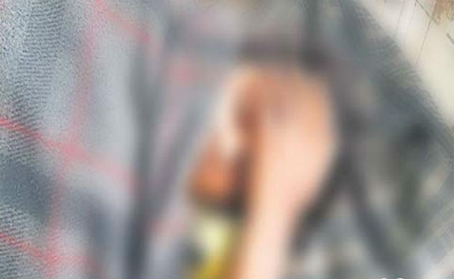 शादी के बाद दोस्तों के साथ संबंध बनाने का पति दे रहा था दबाव, पत्नी ने विरोध किया तो…