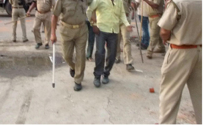 रांची में पुलिस के खिलाफ आक्रामक हो रहे लोग, देखें ये आंकड़े