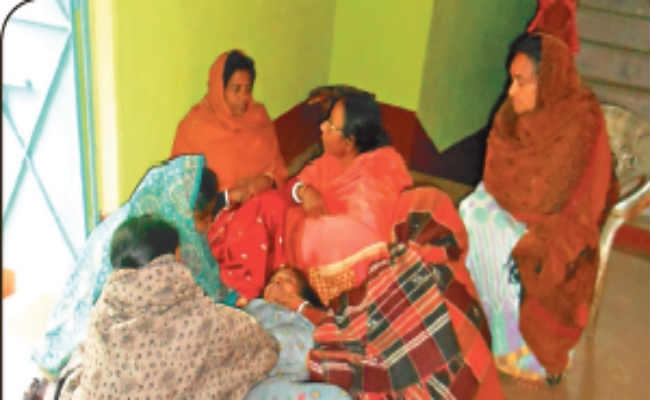पानागढ़ : बुझ गया घर का इकलौता चिराग, सदमे में पिता, फूट-फूट कर रो रही मां, सदमें गांव