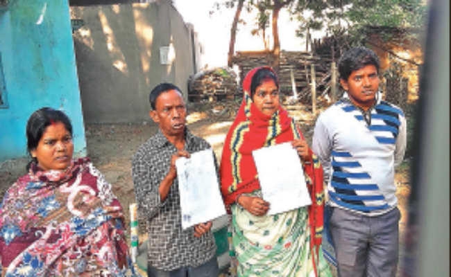 दुर्गापुर : पीएफ, ग्रेच्युटी दिलाने के नाम पर रिटायर्डकर्मी से ठगी, 30 लाख रुपये की हुई निकासी, पीडि़त ने दी सपरिवार आत्मदाह की चेतावनी