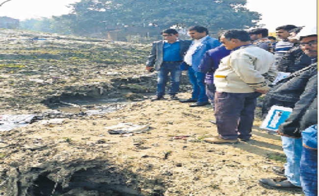 भागलपुर : जलापूर्ति योजना और वाटर वर्क्स का निरीक्षण, लंच घाट के पास नाले का पानी गिरता देख भड़के प्रोजेक्ट हेड