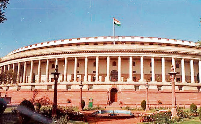 आतंकियों ने 17 साल पहले लोकतंत्र के मंदिर पर किया था हमला, बरसी आज