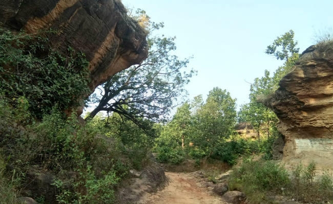 प्राकृतिक, ऐतिहासिक व धार्मिक स्थलों के रूप में विख्यात है बड़कागांव का बुढ़वा महादेव