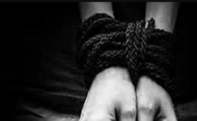 जमशेदपुर : चंपई के बेटे ने पैसे नहीं देने पर बनाया बंधक