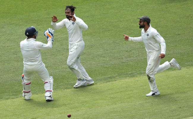 Aus vs Ind 2nd Test : पहले दिन का खेल समाप्त, आस्ट्रेलिया ने संभलकर खेलते हुए बनाये AUS 277/6