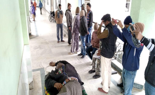 कल्याण मंत्री डॉ लोइस मरांडी के आवास के सामने धरना पर बैठे पारा शिक्षक की मौत