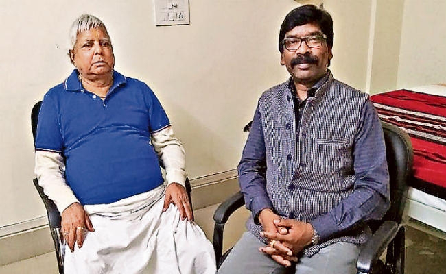 लालू से मिले शत्रुघ्न, हेमंत व शकील, गरमायी राजनीति, हेमंत ने कहा, जिसके पास ताकत, वही होगा महागठबंधन का चेहरा