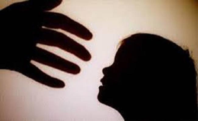जमशेदपुर : दूसरी कक्षा की बच्ची के साथ स्कूल में दुष्कर्म, आरोपी फरार