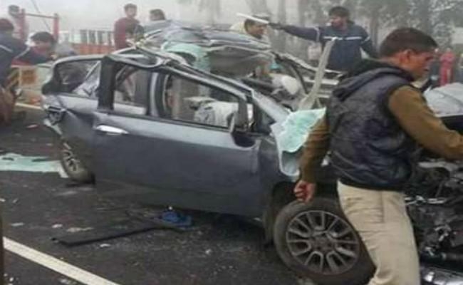 Haryana: कोहरे के कारण दो कार को ट्रक ने कुचला, सात की मौत, पांच घायल