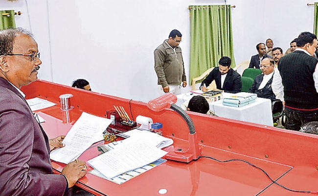 झारखंड : आलोक चौरसिया के तीन में से एक गवाह पहुंचा, स्पीकर नाराज