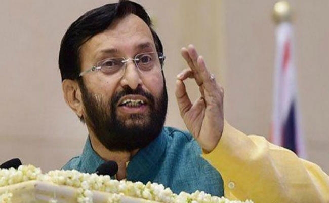डार्विन पर सत्यपाल सिंह के विवादित बयान पर प्रकाश जावडेकर को देना पड़ा दखल, दी हिदायत