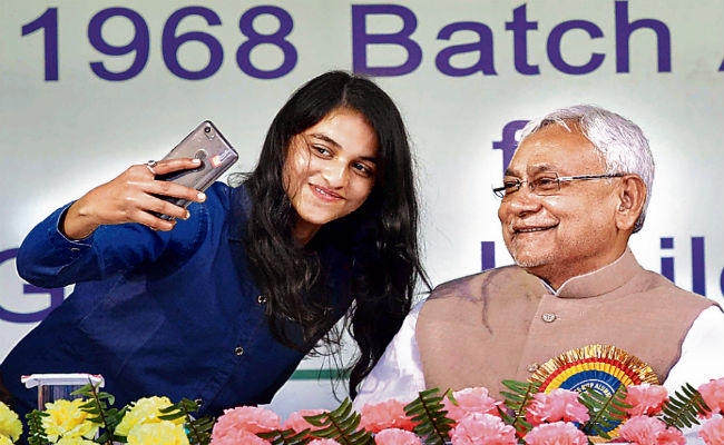 जब CM नीतीश ने छात्रों से कहा, बिहार की नदियों का करें अध्ययन, कैसे आती है नदियों में बाढ़ और क्यों