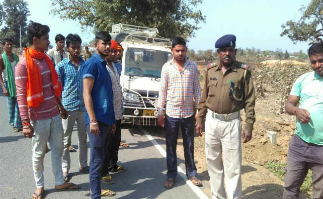 चतरा : 15 वर्षीया लड़की के साथ तीन युवकों ने किया गैंगरेप, फिर केरोसिन डाल जला डाला, मौत