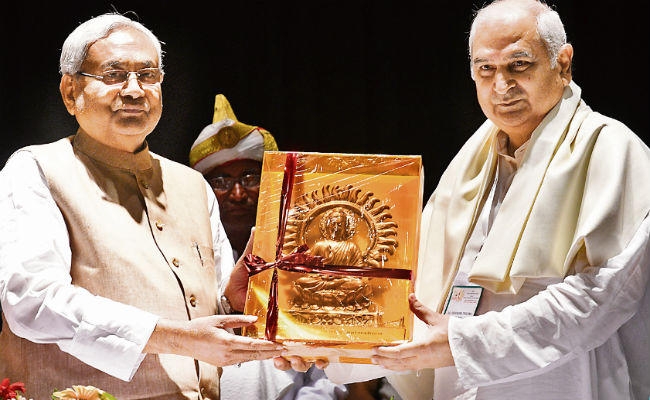 बिहार : एलोपैथिक डॉक्टरों के बराबर आयुर्वेदिक चिकित्सकों को मिलेगा वेतन : नीतीश कुमार
