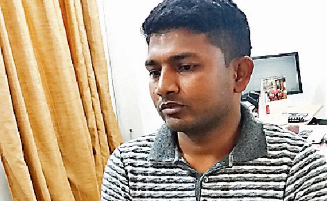 लोहरदगा : 15 लाख के इनामी उग्रवादी मंजीत ने किया सरेंडर