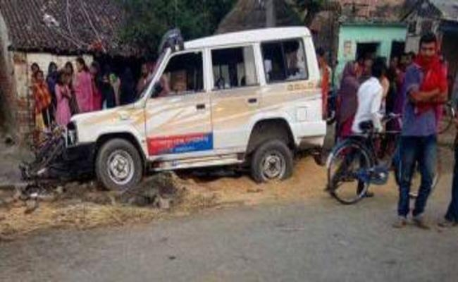 पुलिस वैन से गर्भवती महिला की कुचलकर मौत, गाड़ी से शराब की बोतल और मुर्गा बरामद