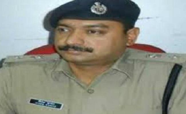 बिहार : निलंबित एसएसपी विवेक कुमार के सीवान में भी मिले दो बैंक खाते, अबतक कुल 20 खाते जब्त