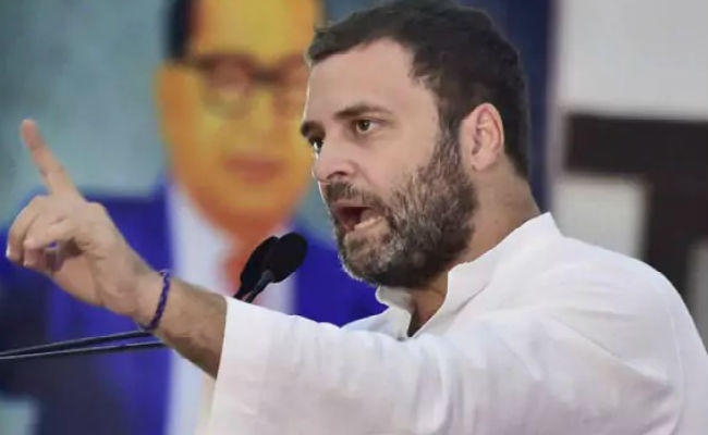 मध्य प्रदेश : राहुल ने कहा, युवाओं के सीने पर एससी-एसटी लिखना संविधान पर हमला