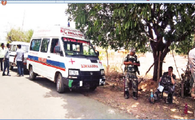 पुलिस नक्सली मुठभेड़ : दो नक्सली गिरफ्तार, कोबरा जवान घायल
