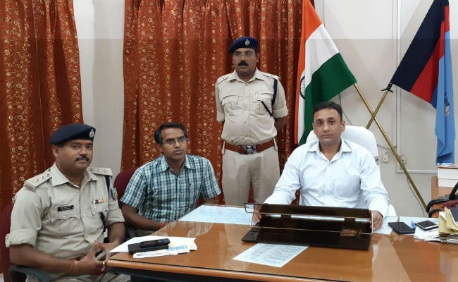 देवघर : पुलिस छापेमारी में 40 लाख का अवैध शराब जब्त, बिहार भेजने की थी तैयारी