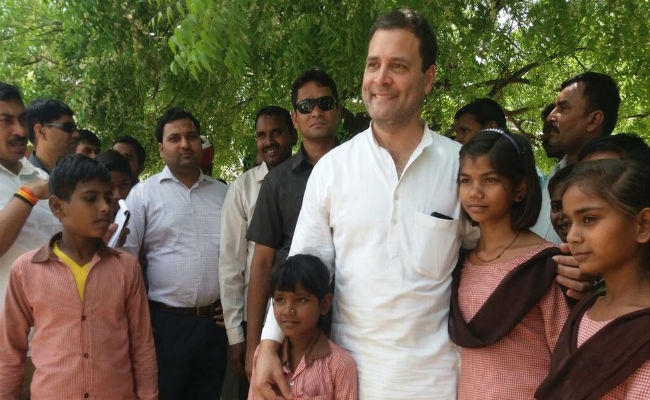कांग्रेस ने की लोकसभा चुनाव की तैयारी, अपने क्षेत्रों में दिखाई दे रहे हैं गायब नेता