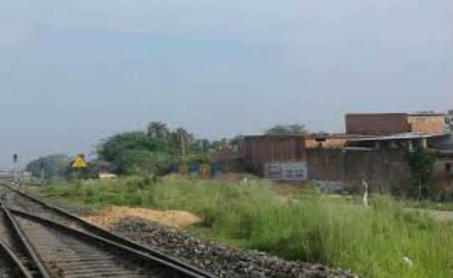 रेल ट्रैक उड़ाने के आरोपित परैया के प्रखंड प्रमुख ने िकया सरेंडर