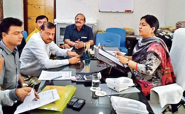 रांची : अब उपायुक्त की जगह एसडीओ की ही अनुशंसा से रखे जायेंगे तस्करी के गोवंश