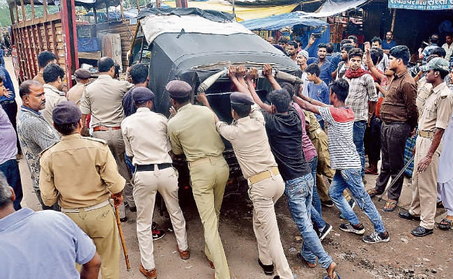 रांची : डोरंडा के तुलसी चौक से 10 बाइक और एक ऑटो जब्त, जानें मामला