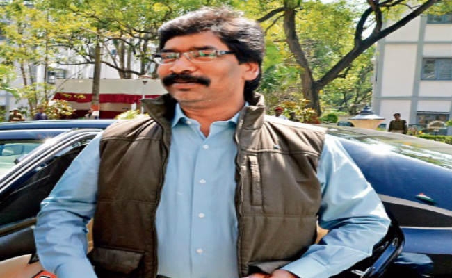 हेमंत की पत्नी के खिलाफ एक साल बाद जांच शुरू