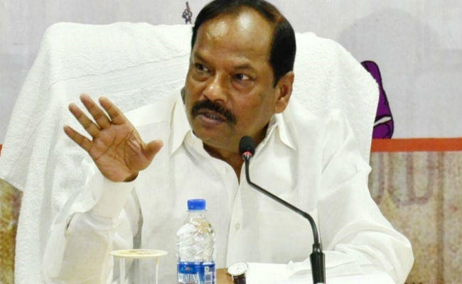 खूंटी के पत्थलगड़ीवाले गांवों में प्राथमिकता के साथ हो विकास : सीएम रघुवर दास