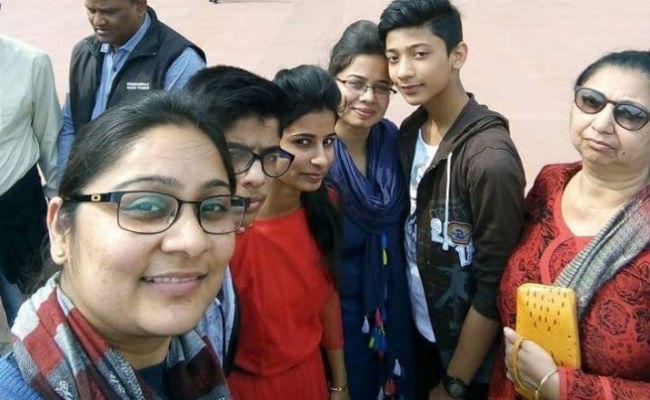 Burari Death Mystery: पुलिस को आशंका, साझा मनोविकृति से ग्रस्त था भाटिया परिवार