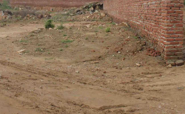 पाकुड़ में बांग्लादेशी परिवारों का जमीन पर कब्जा