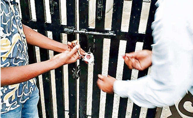जेएनएसी ने साकची में बिल्डिंग किया सील