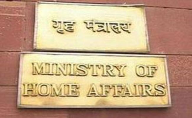 एलजी-केजरीवाल विवाद : गृह मंत्रालय ने कहा-सेवा मामला Supreme Court में विचाराधीन, कोई अंतिम राय नहीं