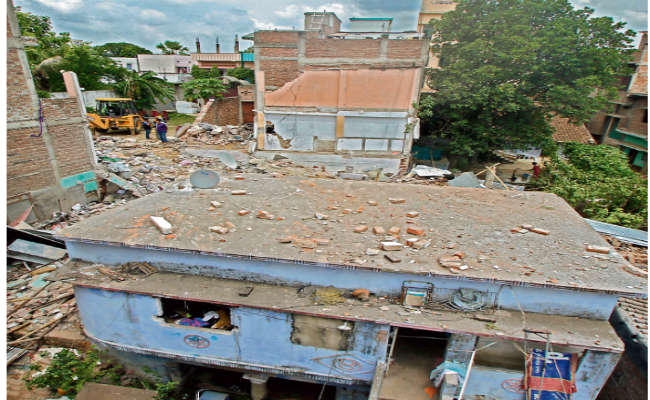 सिलिंडर विस्फोट : घटनास्थल से 147 सिलिंडर बरामद 11 भरे मिले, कई हो चुके हैं एक्सपायर