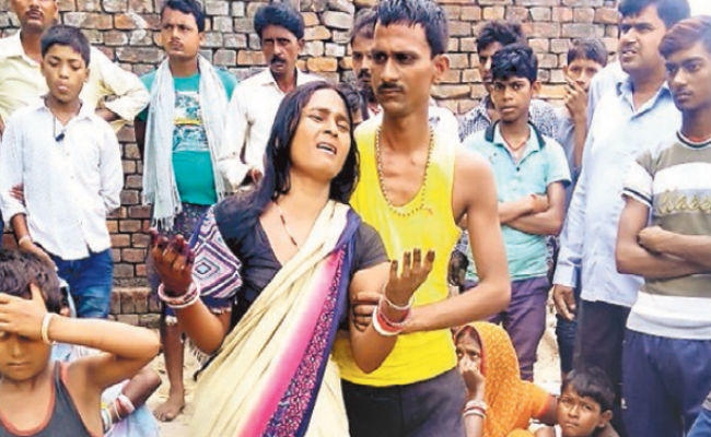सिधवलिया : दूल्हे की कार में बोलेरो ने मारी टक्कर, भाई की मौत, छह बराती घायल