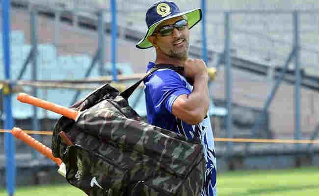 धौनी ने ब्रायन लारा का रिकॉर्ड तोड़ा, सचिन-सौरव के ग्रुप में शामिल