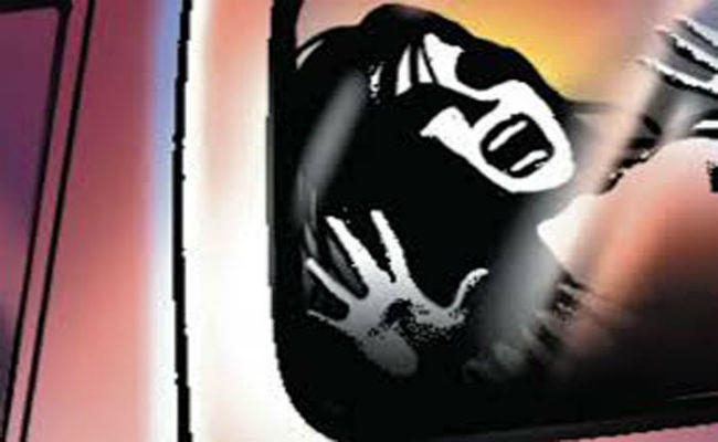 मधुबनी : चलती गाड़ी में महिला से गैंगरेप, तीन गिरफ्तार